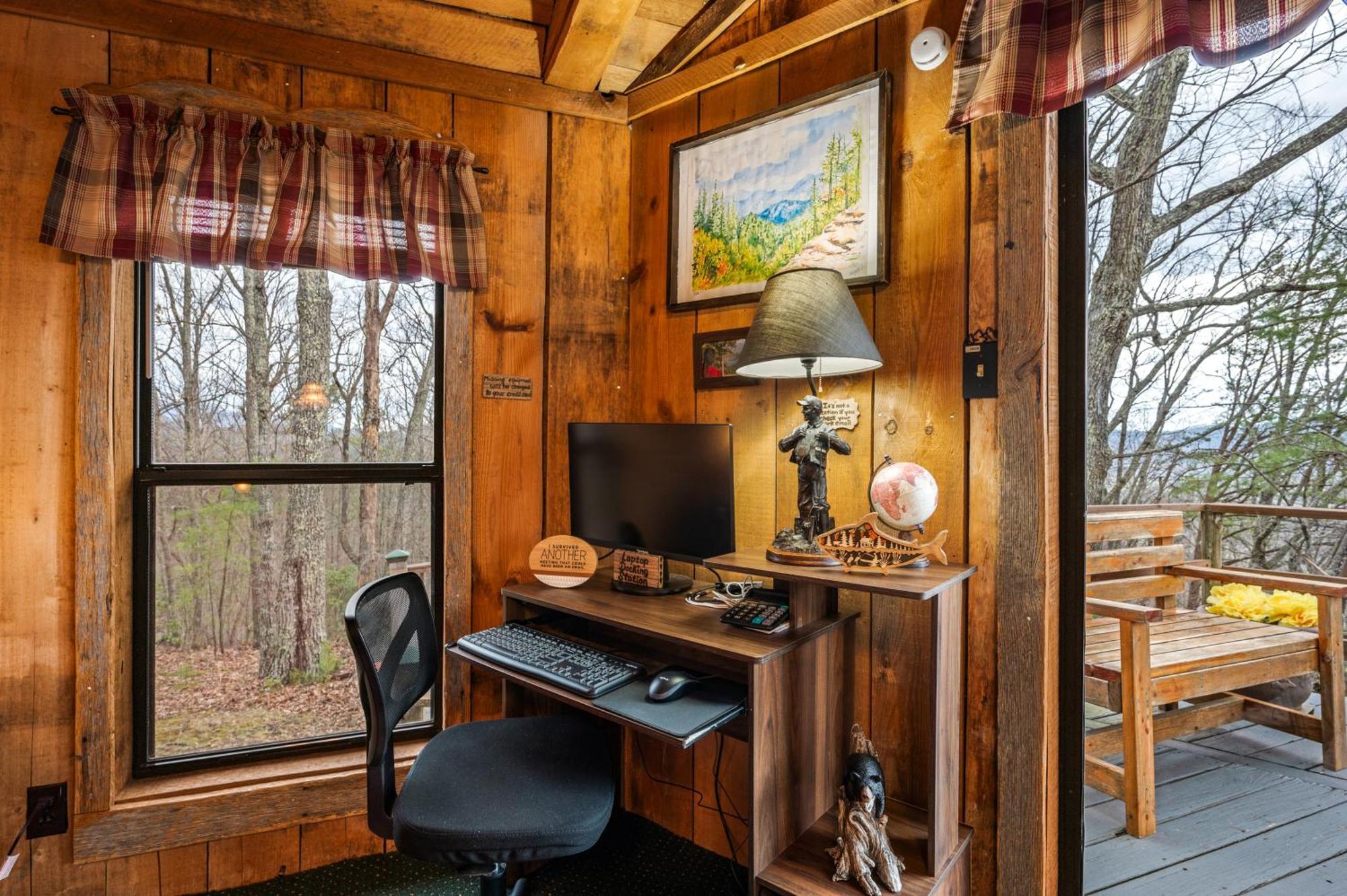 10 Miles Away From The Heart Of It All! Pigeon Forge Extérieur photo