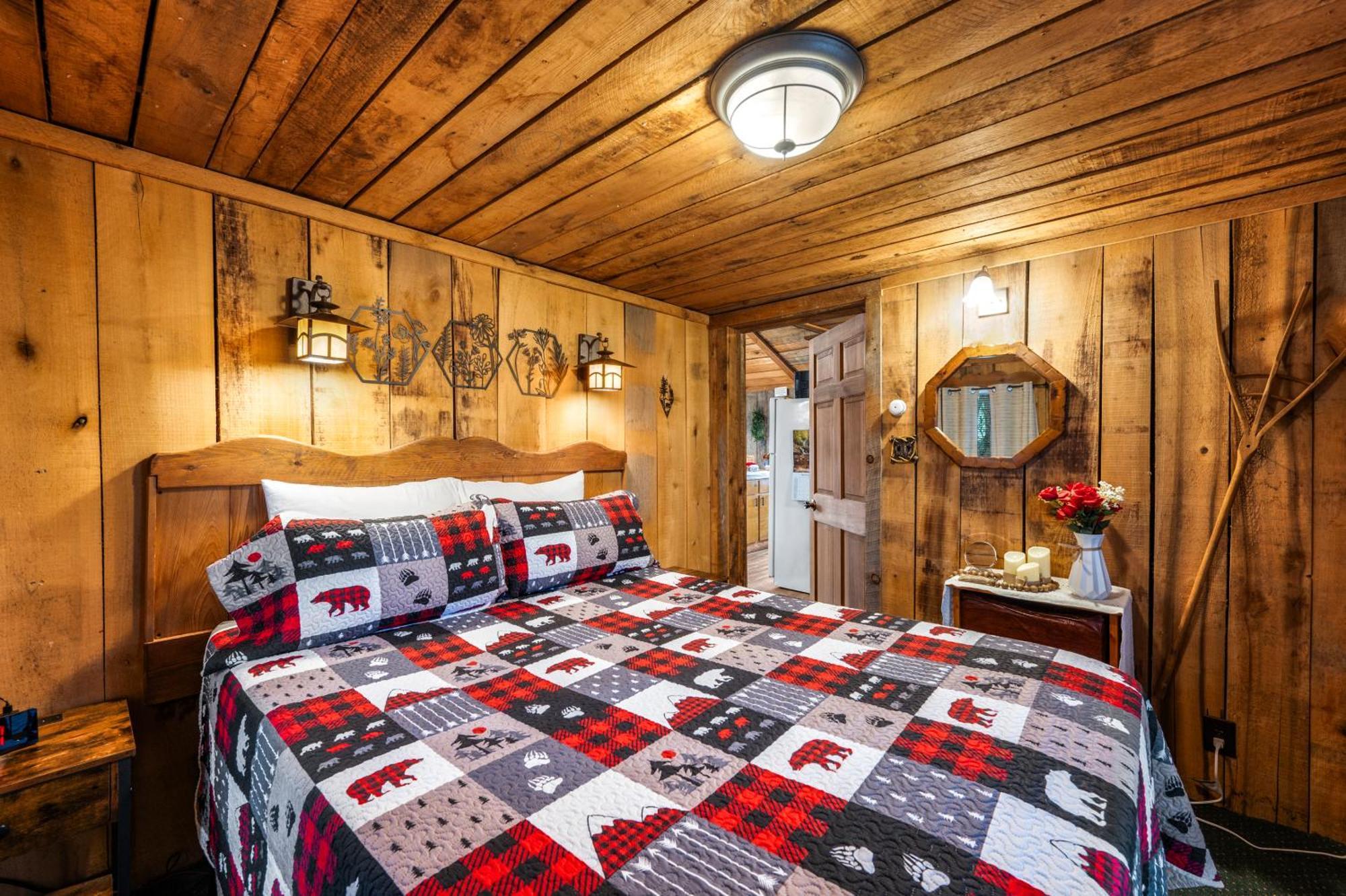 10 Miles Away From The Heart Of It All! Pigeon Forge Extérieur photo
